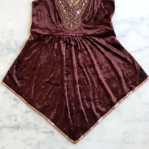 NWT. Express Velvet Multicolor Beads Design/Sparkle Lace Trim Sleeveless Blouse. - Picture 5 of 7